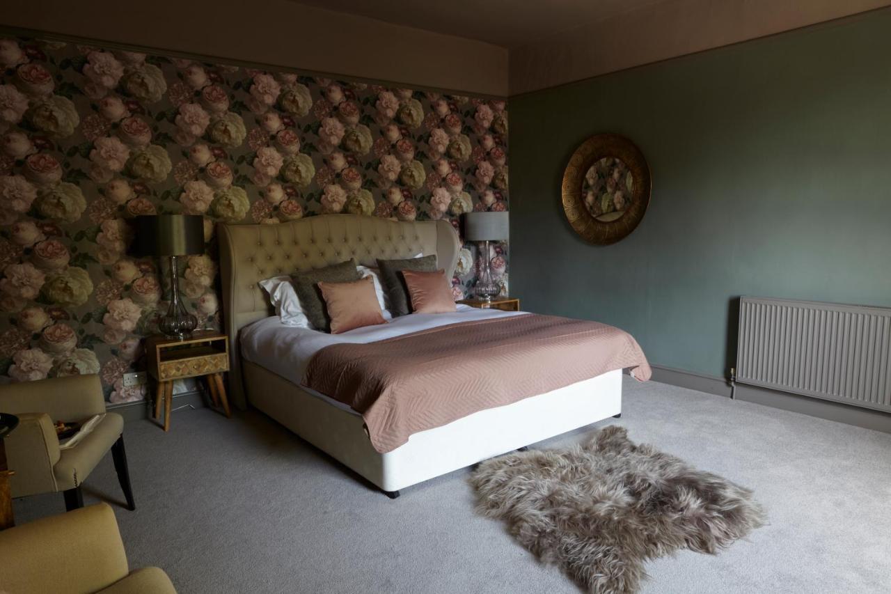 Inn Horse And Groom